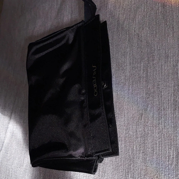 Shiseido  black makeup bag - Picture 8 of 9